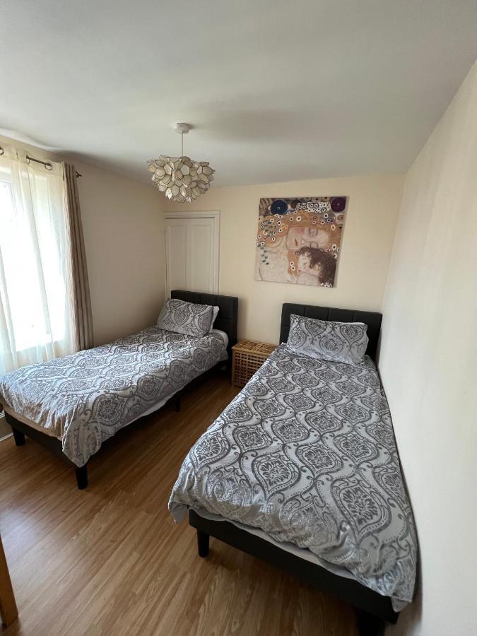 Stay In Yeovil Town Centre, Large 2 Bd Apt With Parking, Sleeps 4 Ngoại thất bức ảnh
