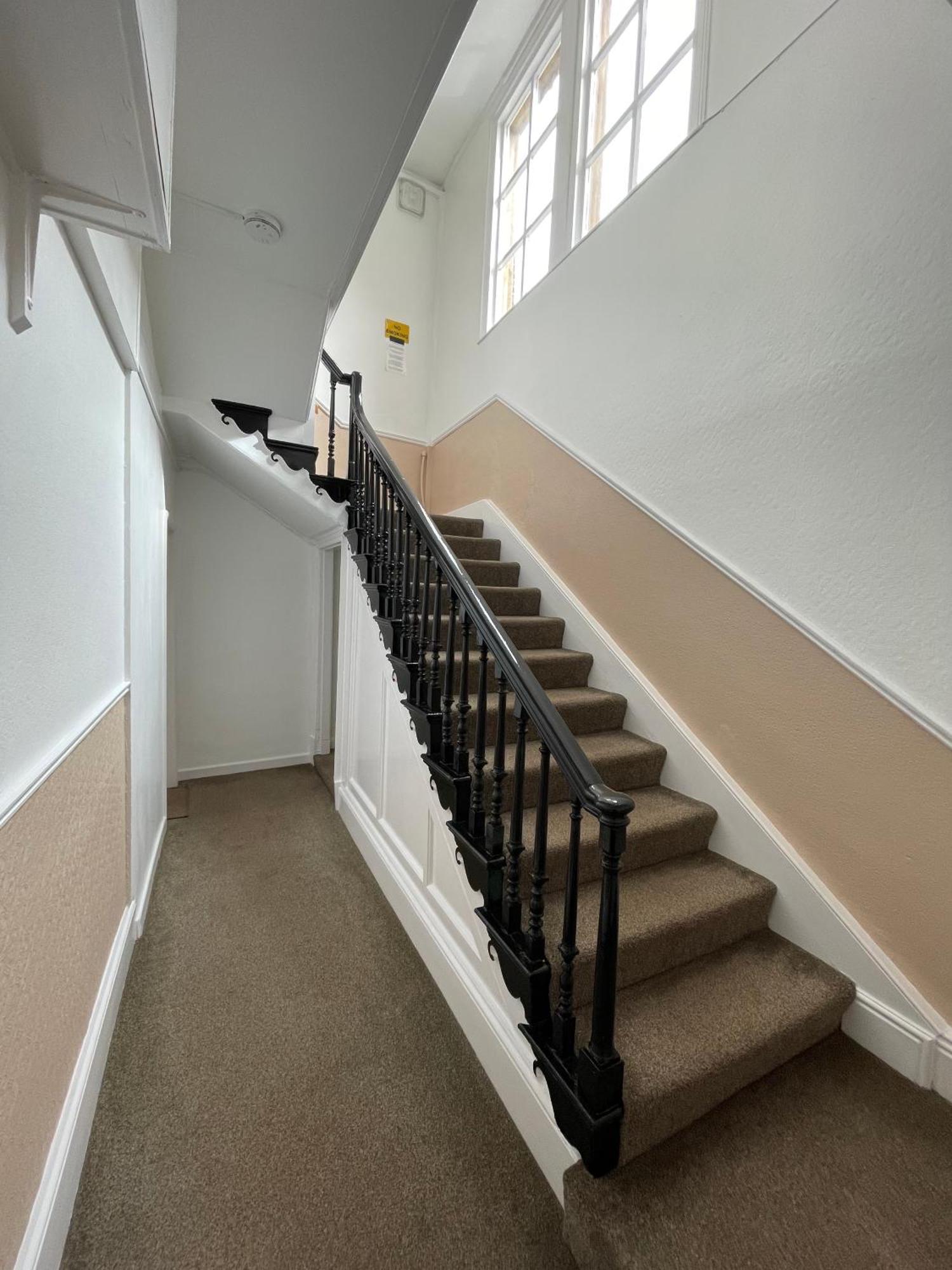 Stay In Yeovil Town Centre, Large 2 Bd Apt With Parking, Sleeps 4 Ngoại thất bức ảnh