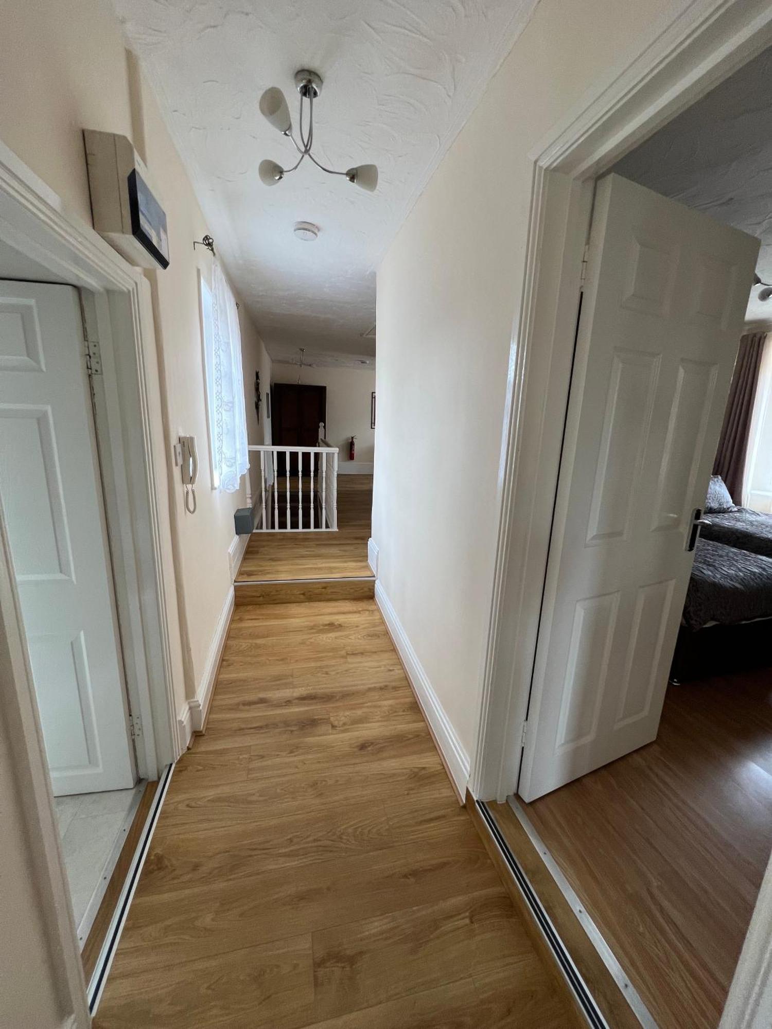 Stay In Yeovil Town Centre, Large 2 Bd Apt With Parking, Sleeps 4 Ngoại thất bức ảnh